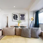 Apperol Escape - By Misha's Place 2a * Lissabon